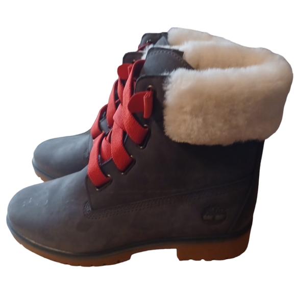 Timberland women JAYNE SHEARLING COLLAR BOOTS SIZE 8 - Picture 3 of 5